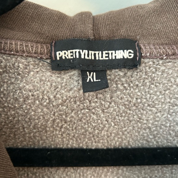 Pretty Little Thing Embroidered Crop Sweatshirt Hoodie - Picture 6 of 7